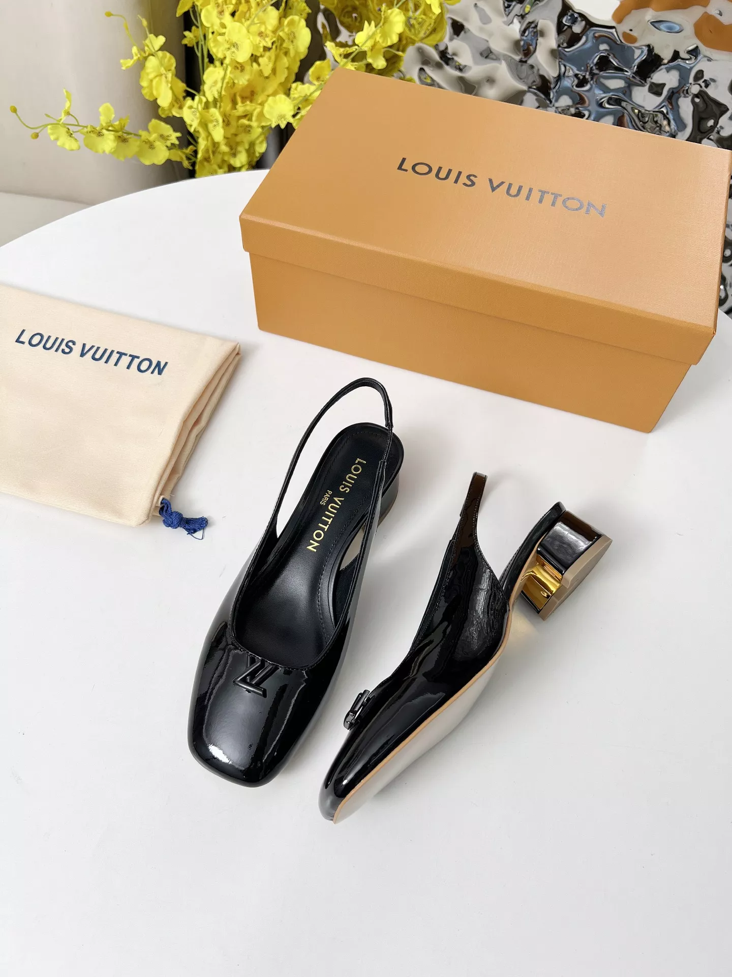 Classic 1326 Louis Vuitton Sandal For Women