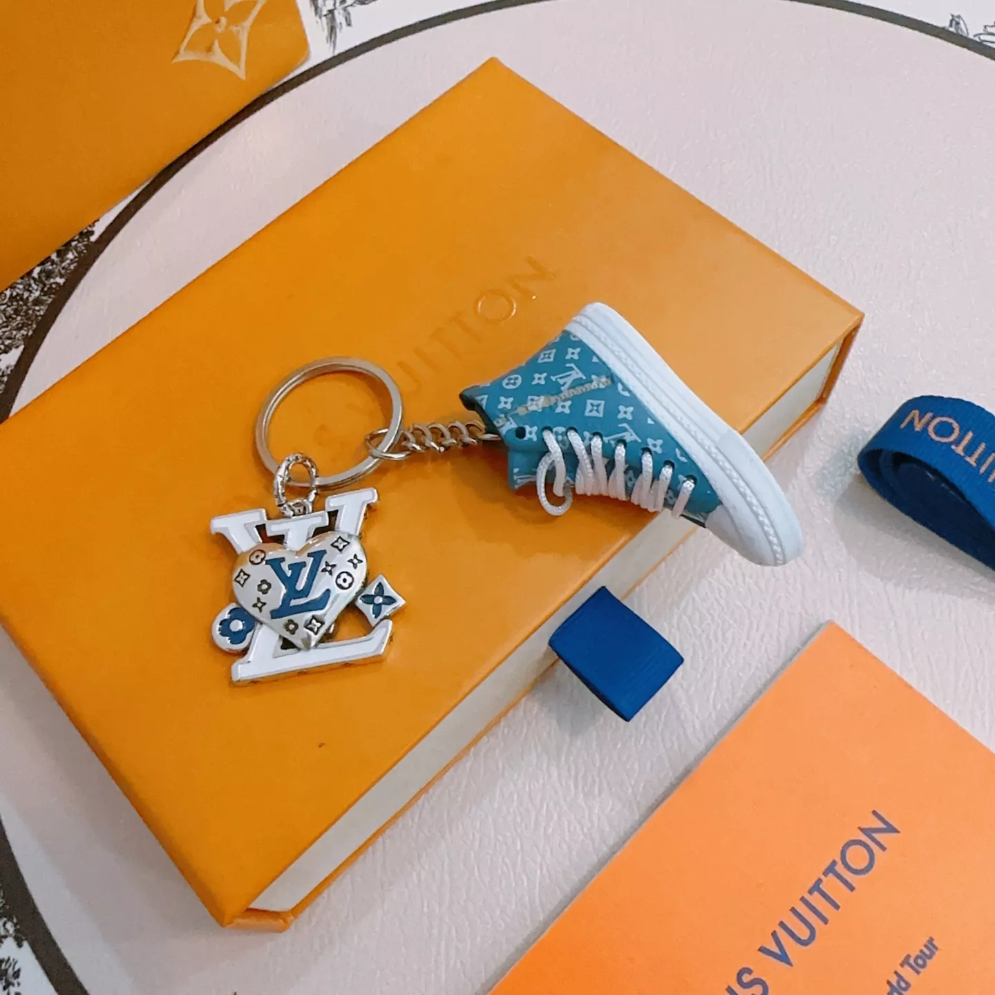 Classic 1496 Louis Vuitton LV Key Holder And Bag Buckle