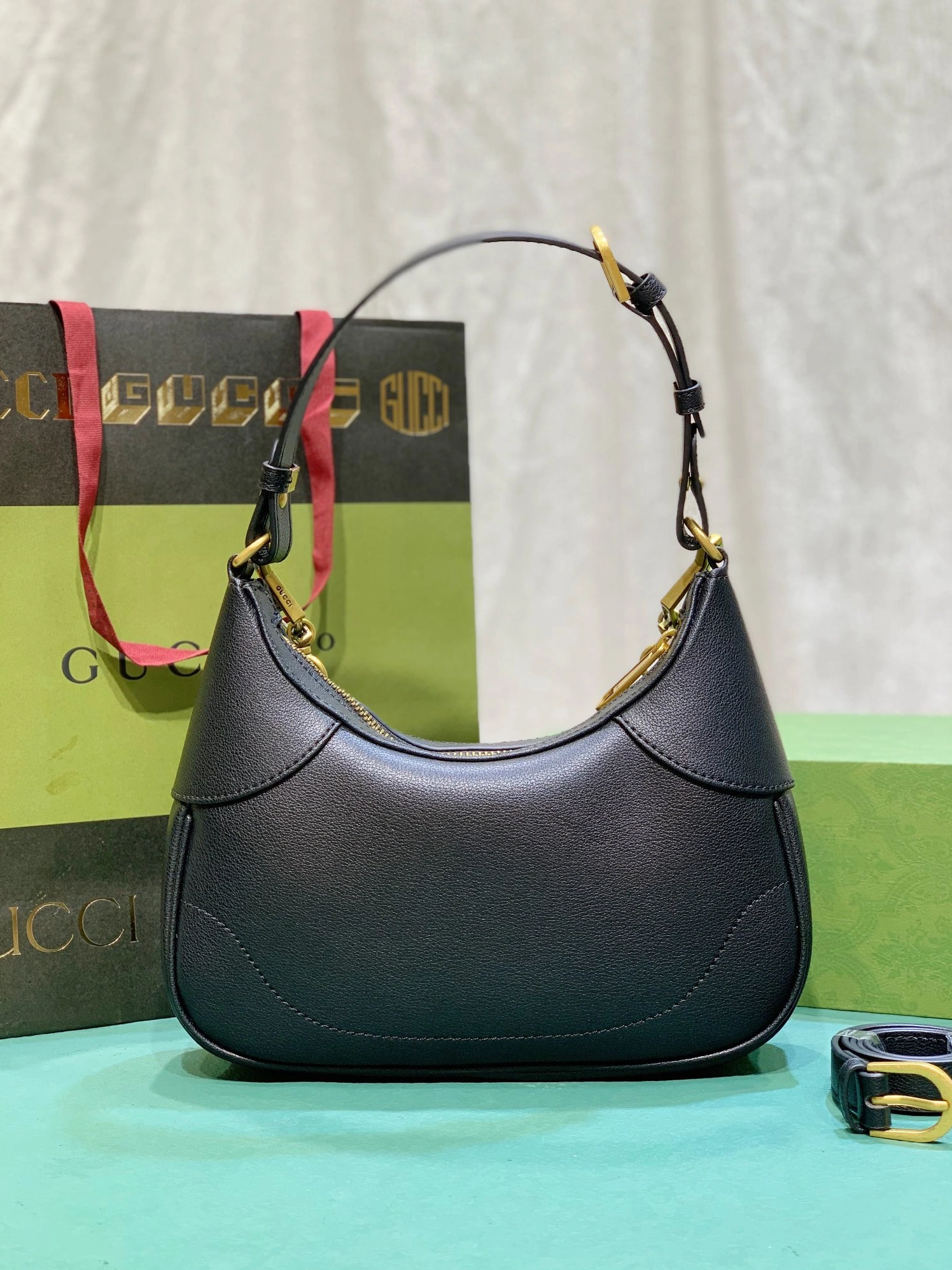 Classic 1558 Gucci AAA Quality Shoulder Bags For Women