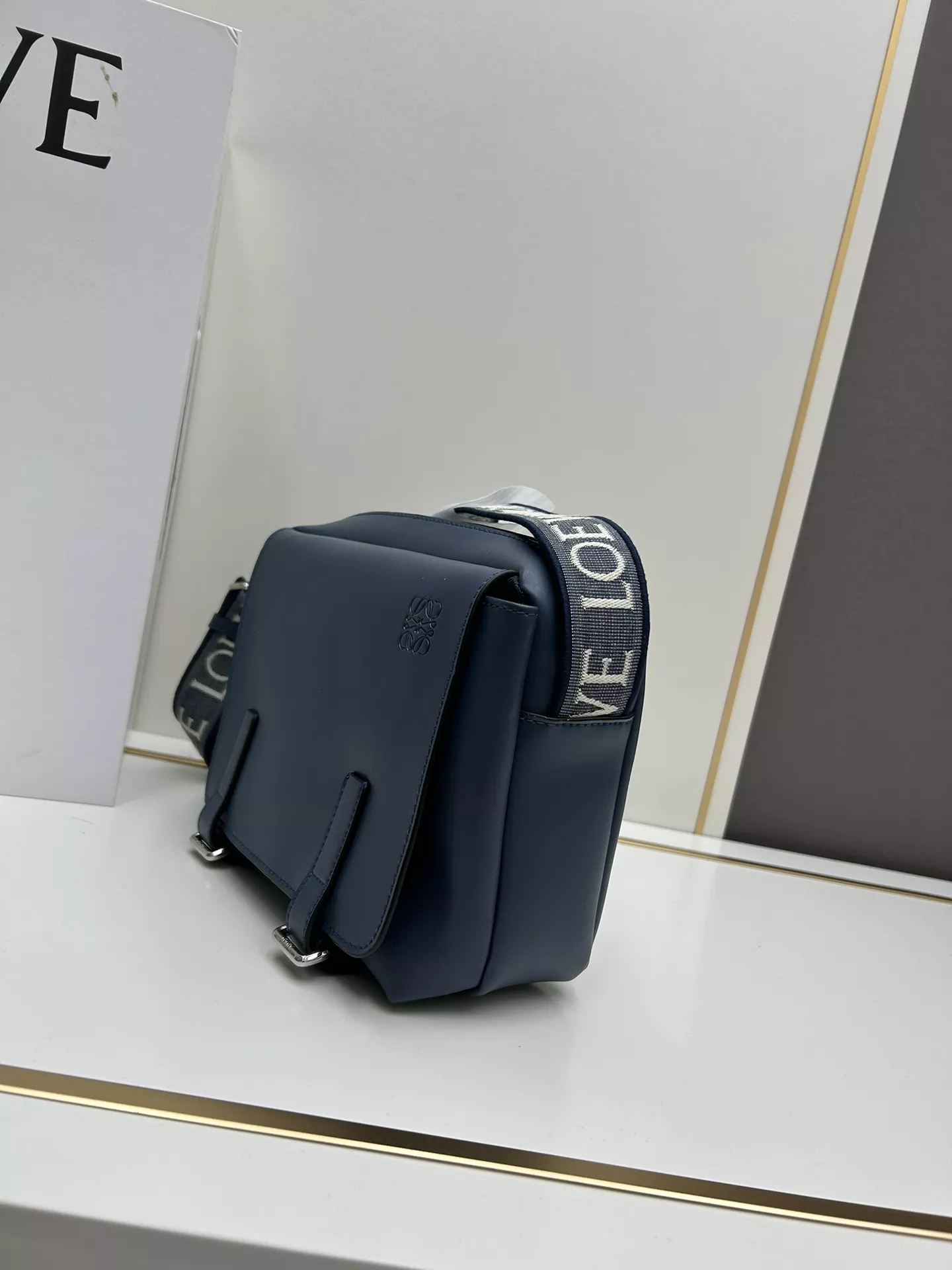 Classic 1617 LOEWE AAA Quality Messenger Bags For Unisex