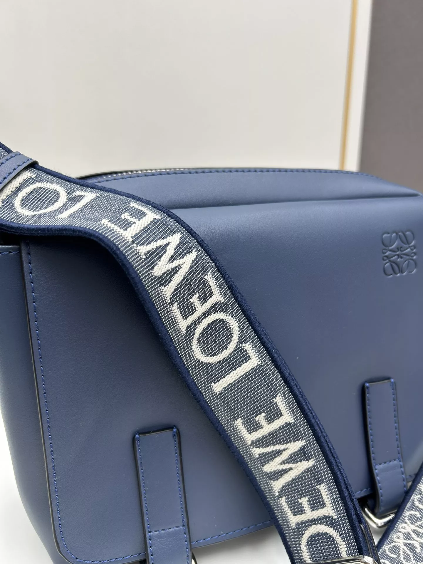 Classic 1617 LOEWE AAA Quality Messenger Bags For Unisex