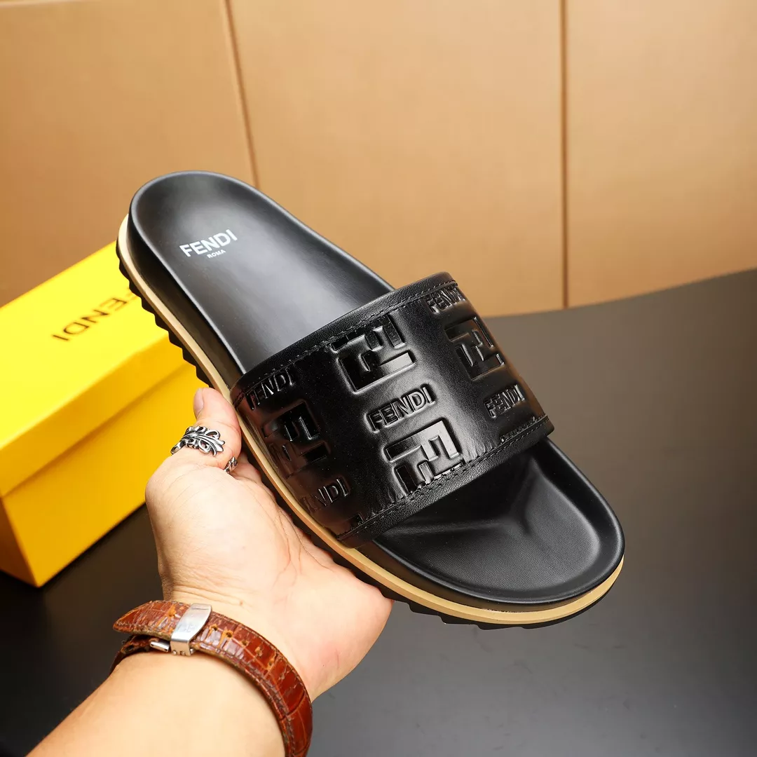 Classic 1683 Fendi Slippers For Men