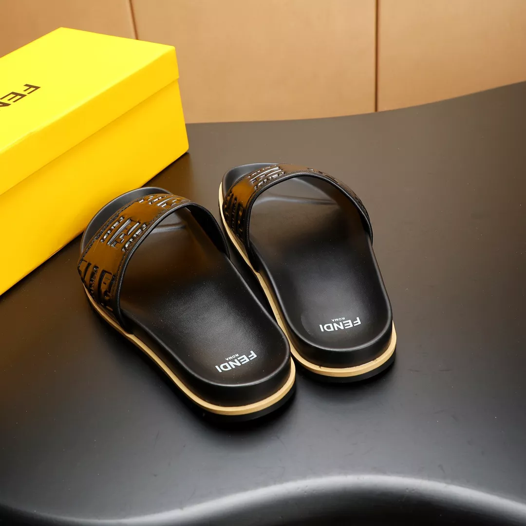 Classic 1683 Fendi Slippers For Men