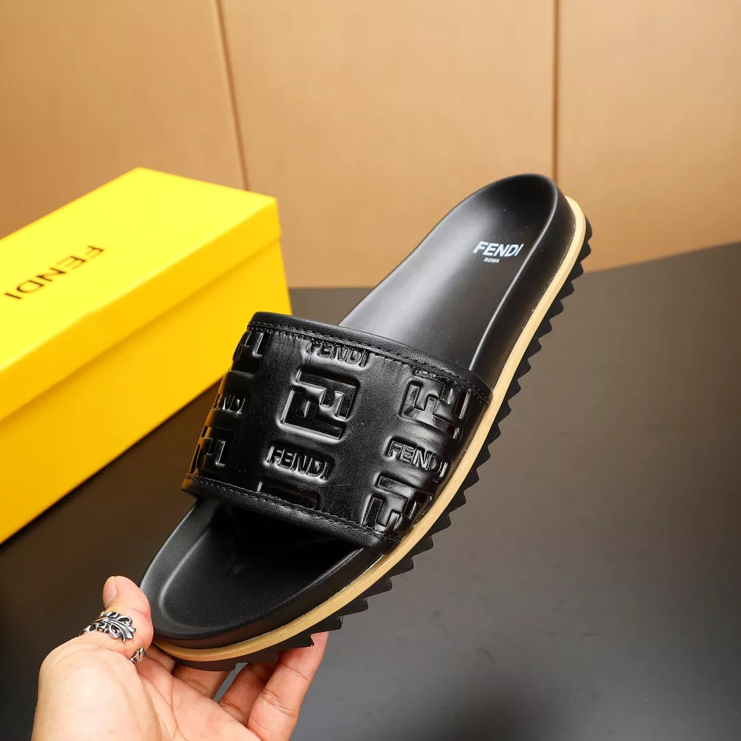 Classic 1683 Fendi Slippers For Men