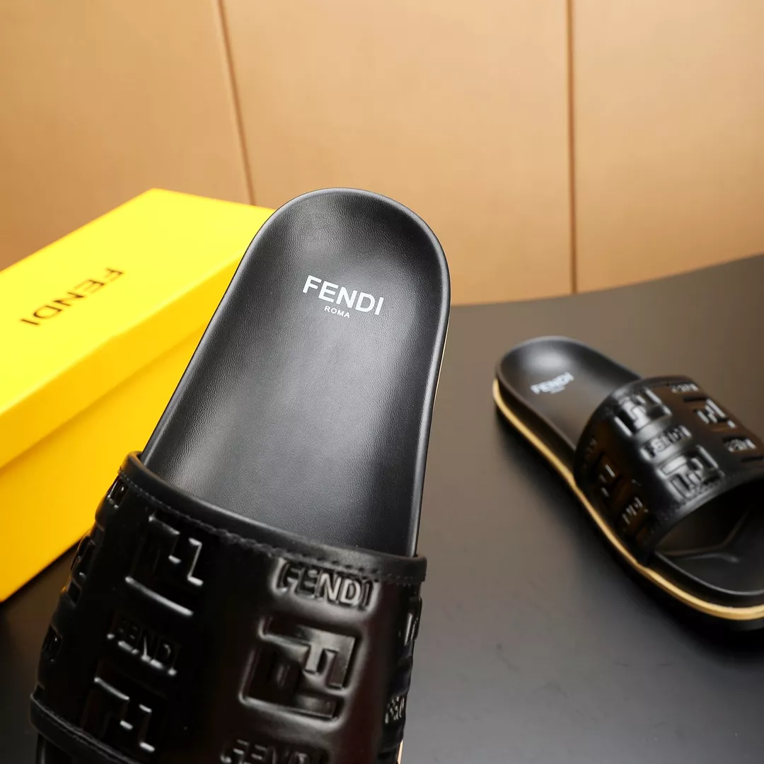 Classic 1683 Fendi Slippers For Men