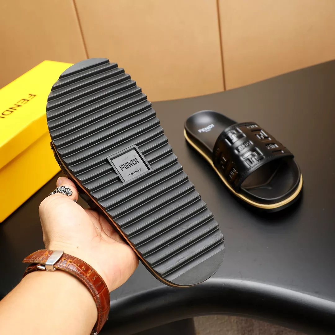 Classic 1683 Fendi Slippers For Men