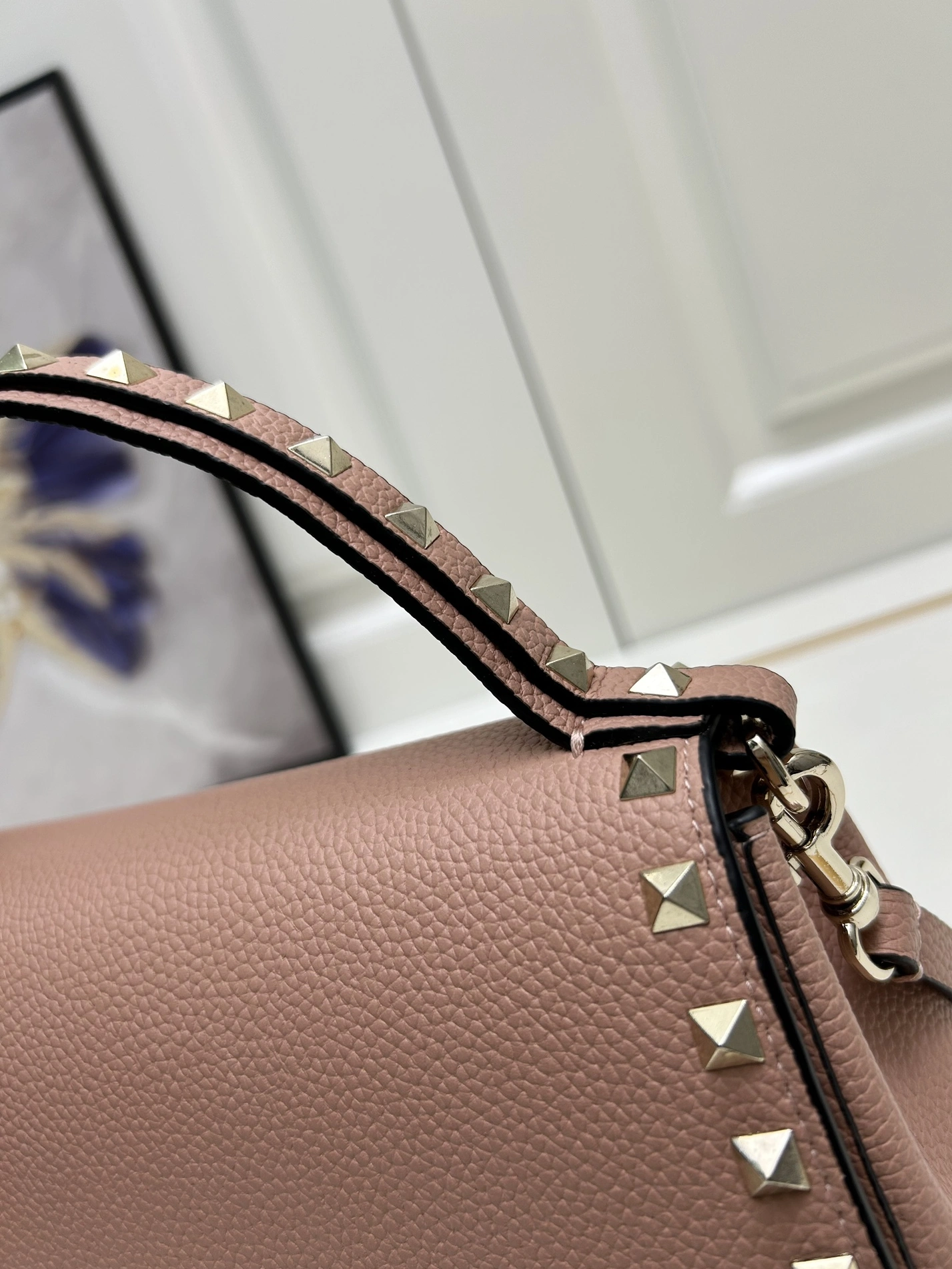 Classic 1725 Valentino AAA Quality Messenger Bags For Women