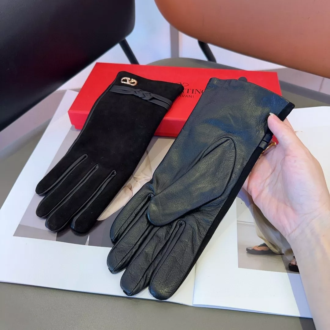 Classic 1734 Valentino Gloves For Women