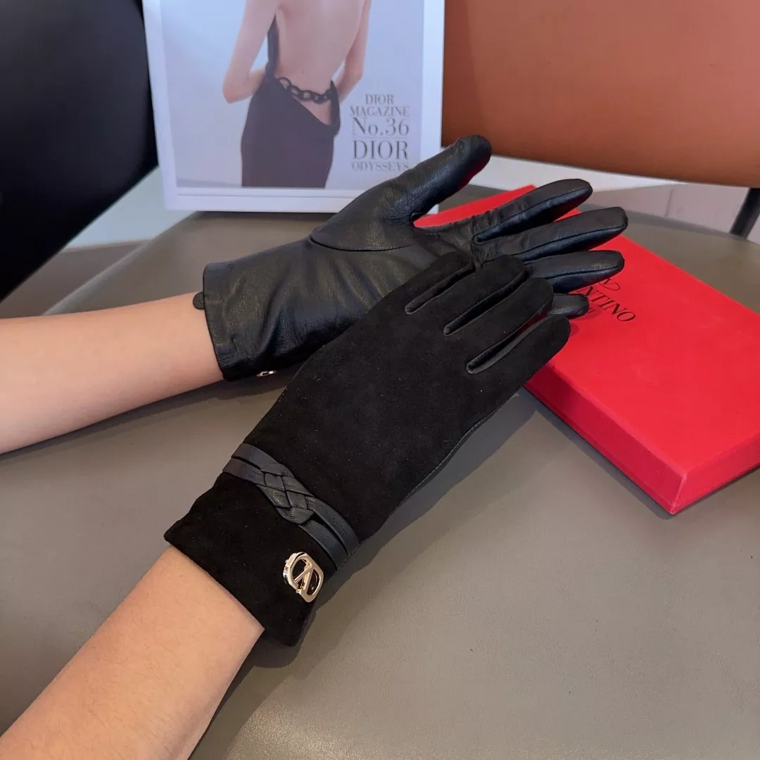 Classic 1734 Valentino Gloves For Women