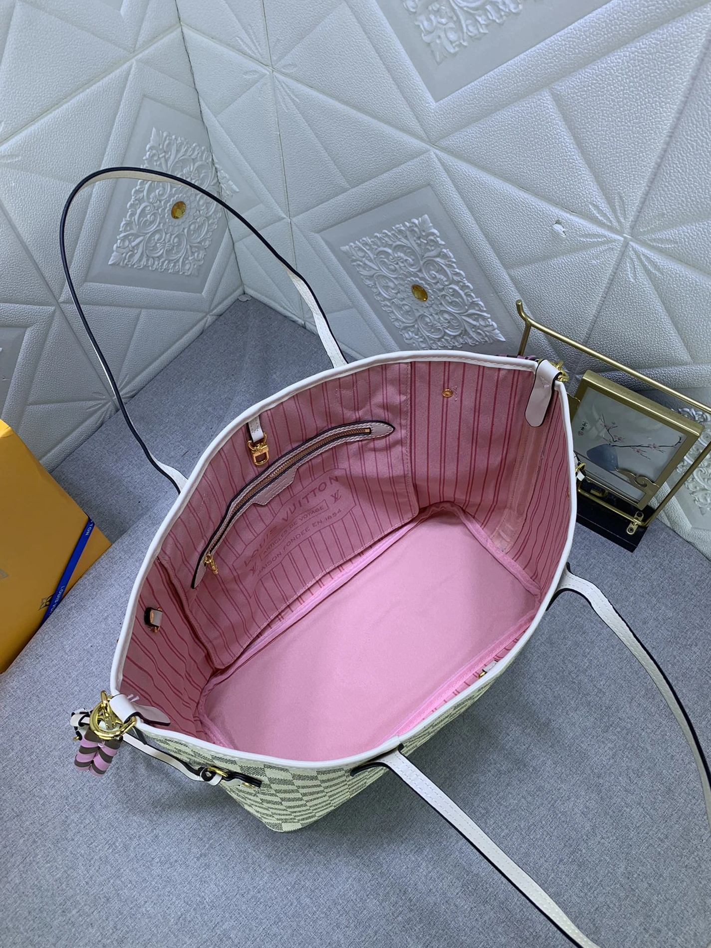 Classic 1765 Louis Vuitton AAA Quality Shoulder Bags For Women