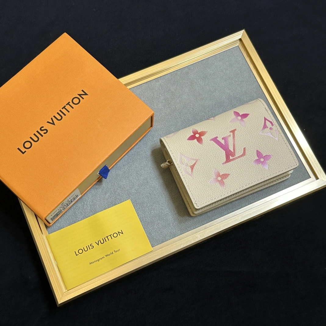 Classic 1768 Louis Vuitton LV Card Case For Women