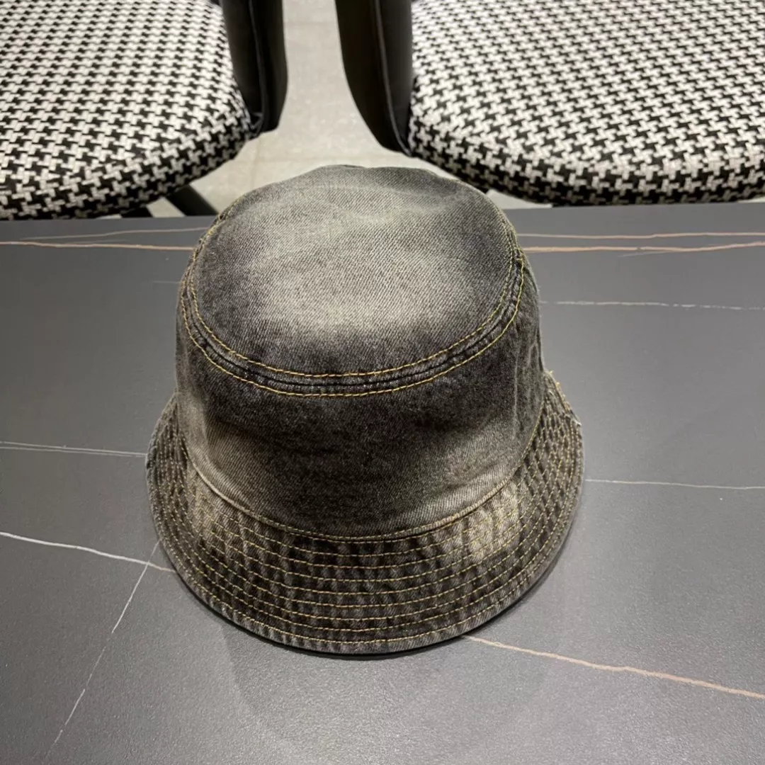 Classic 2507 Christian Dior Caps