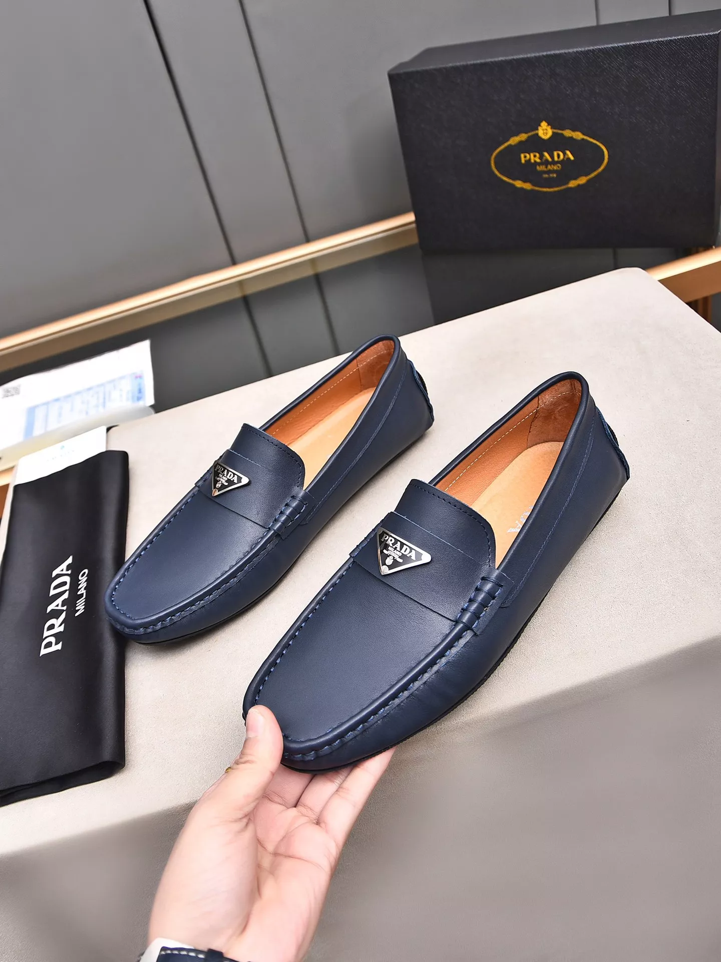 Classic 2589 Prada Leather Shoes For Men