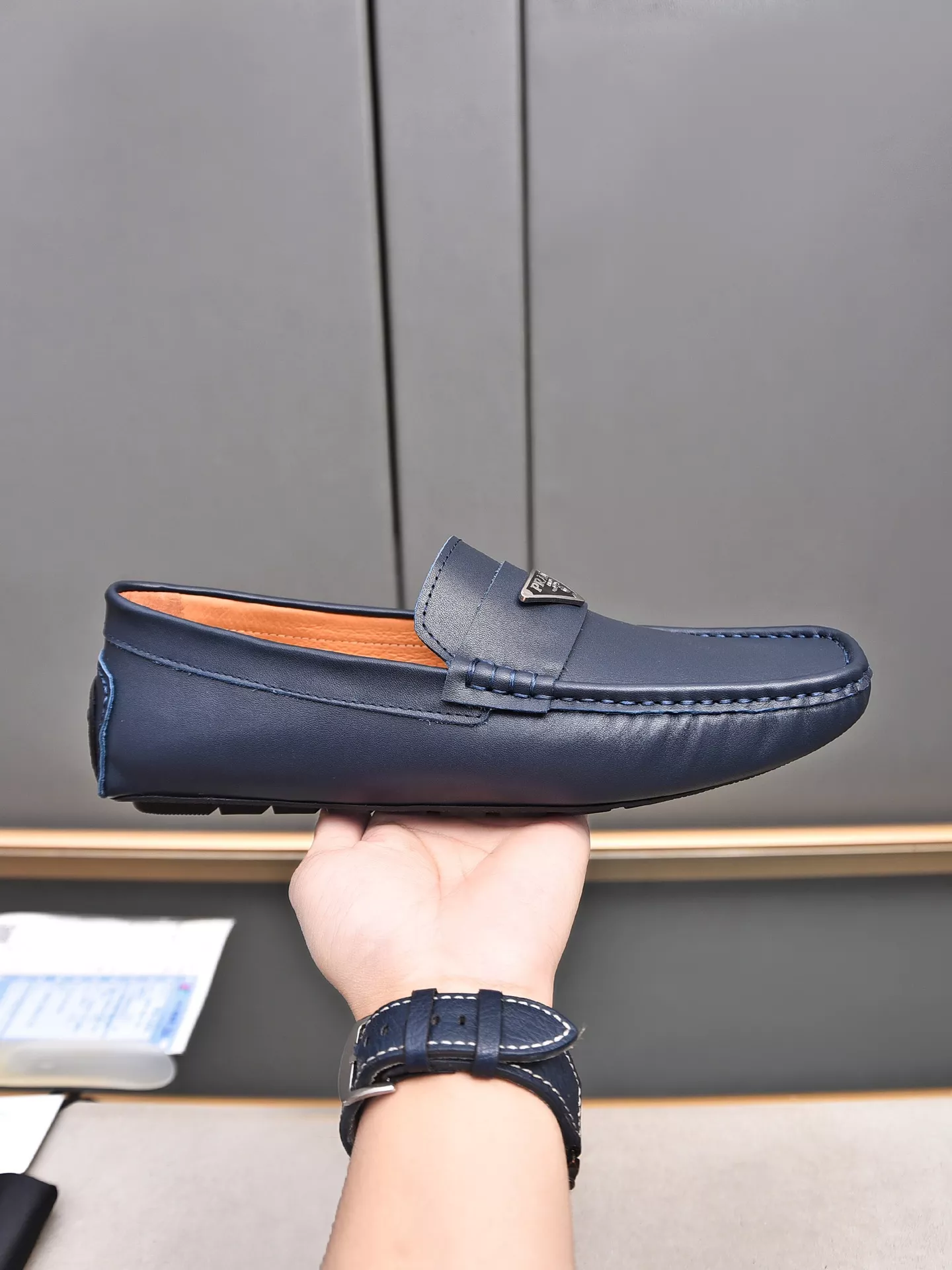 Classic 2589 Prada Leather Shoes For Men