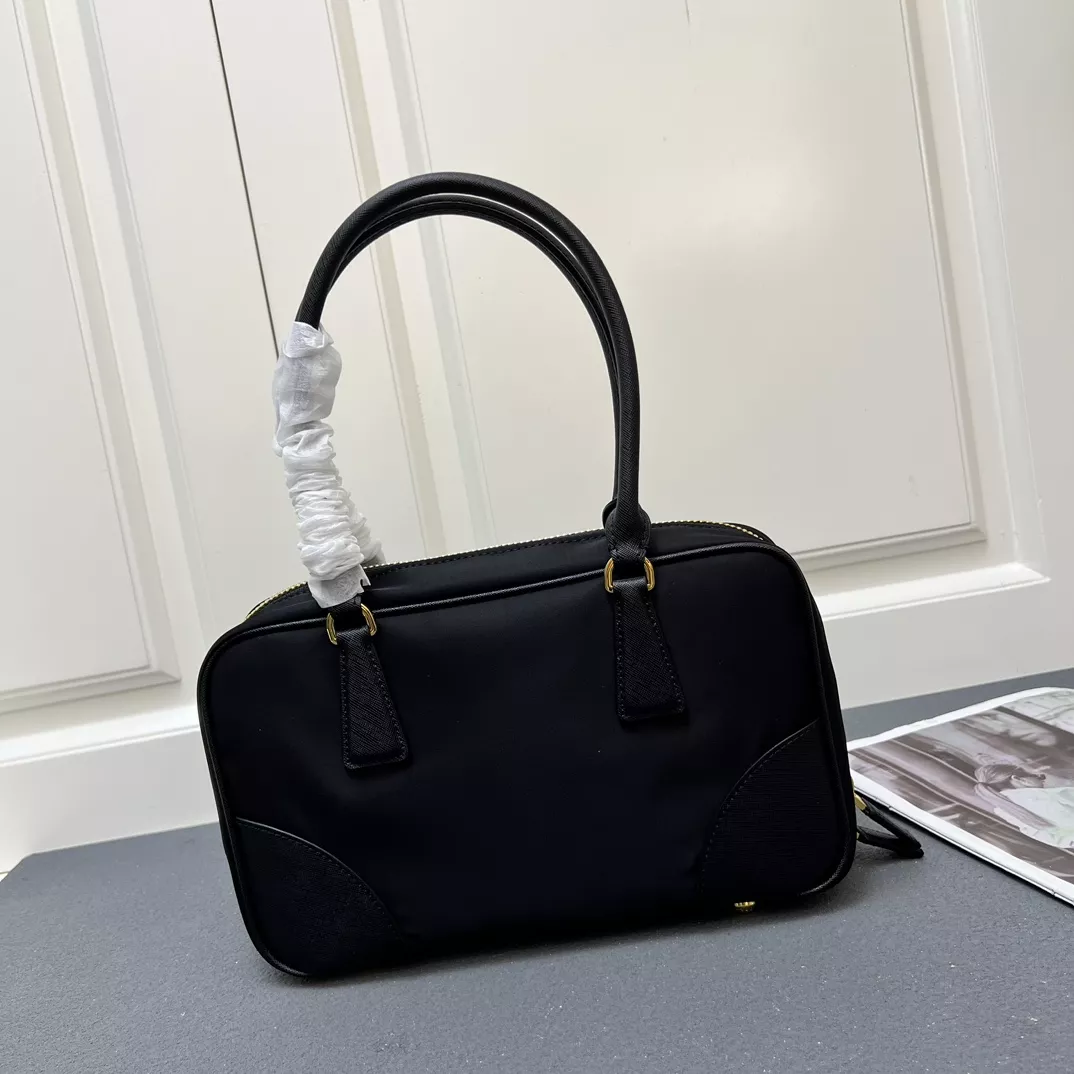 Classic 2690 Prada AAA Quality Shoulder Bags For Women