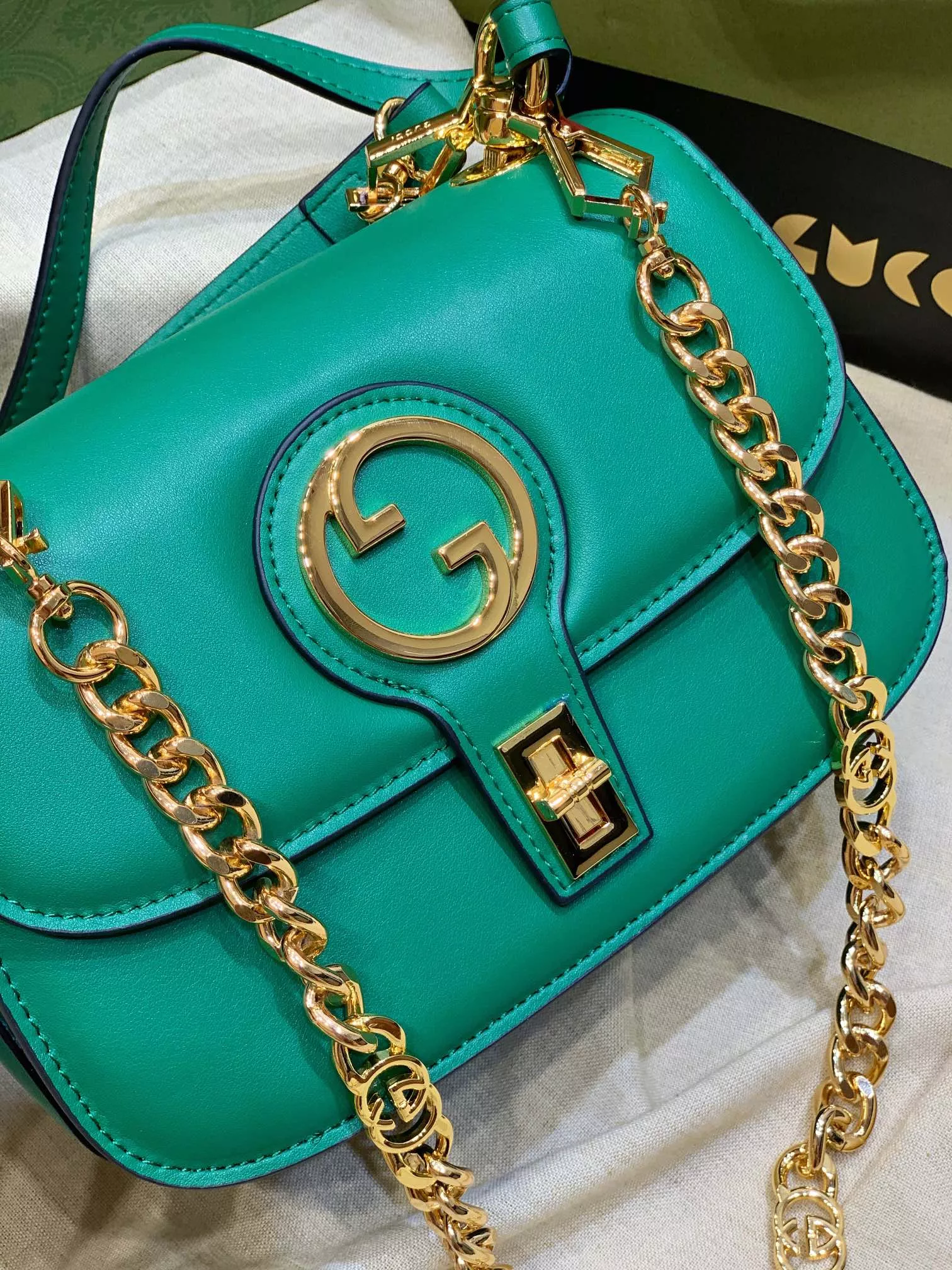 Classic 2808 Gucci AAA Quality Messenger Bags For Women