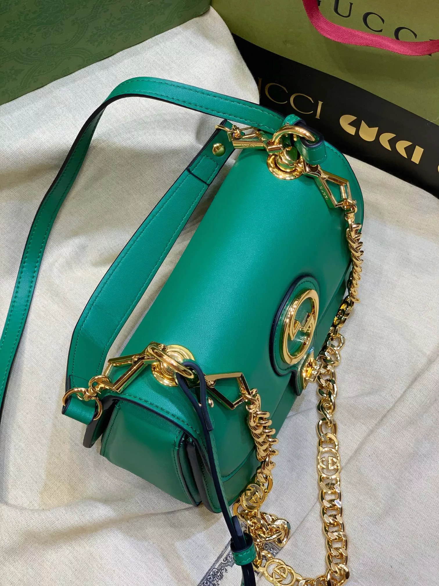 Classic 2808 Gucci AAA Quality Messenger Bags For Women