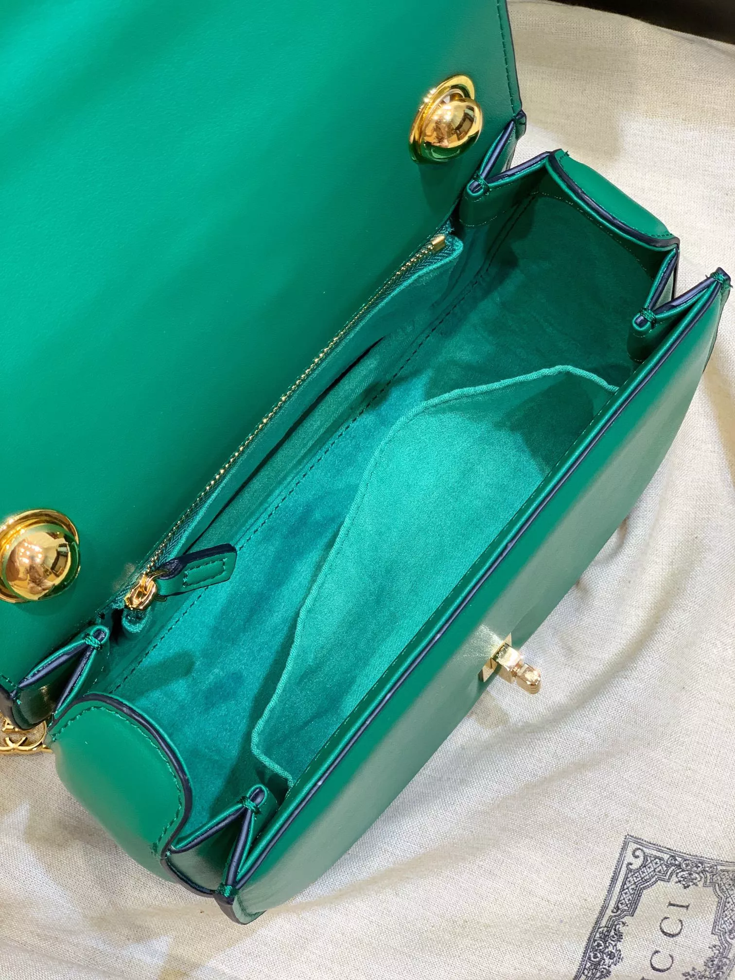 Classic 2808 Gucci AAA Quality Messenger Bags For Women
