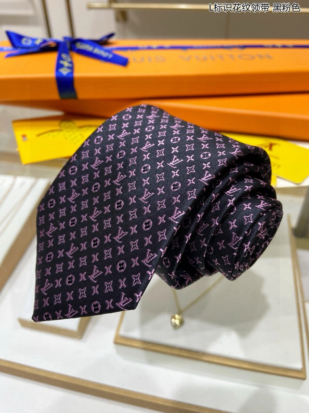 Classic 2850 Louis Vuitton LV Necktie