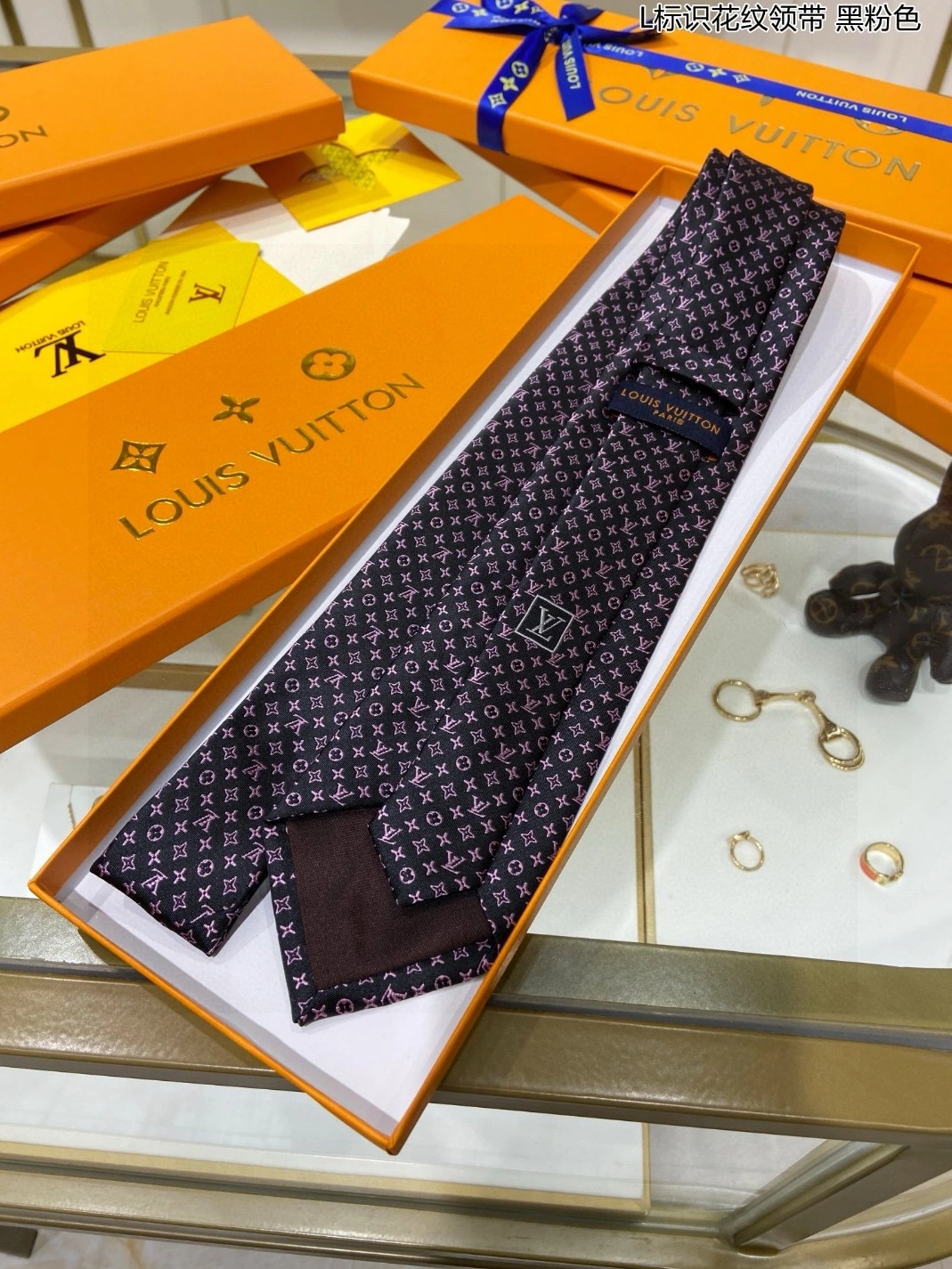 Classic 2850 Louis Vuitton LV Necktie