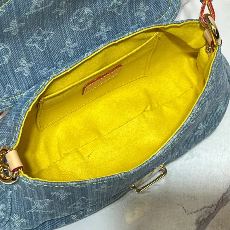 Classic 3088 Louis Vuitton AAA Quality Shoulder Bags For Women