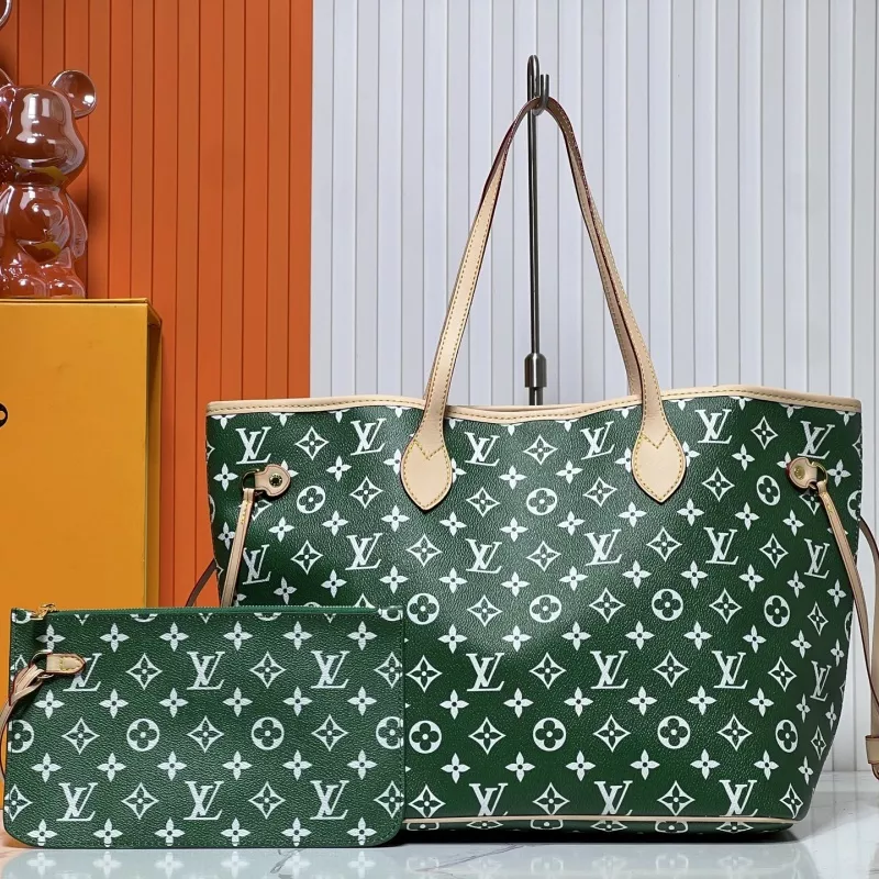 Classic 3645 Louis Vuitton AAA Quality Shoulder Bags For Women