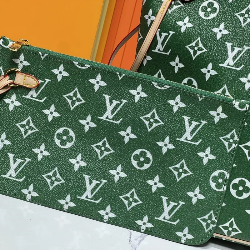 Classic 3645 Louis Vuitton AAA Quality Shoulder Bags For Women