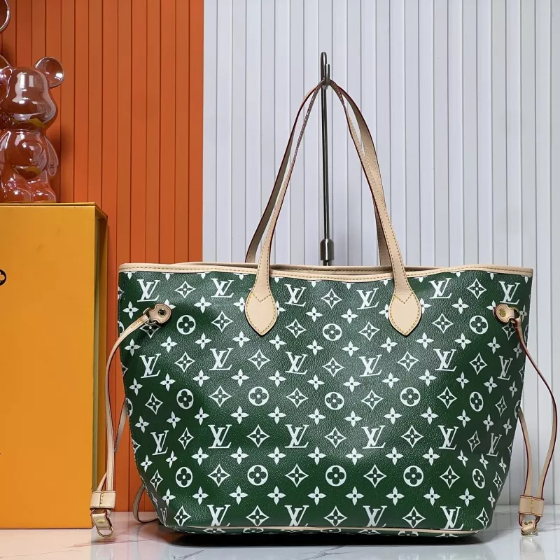 Classic 3645 Louis Vuitton AAA Quality Shoulder Bags For Women