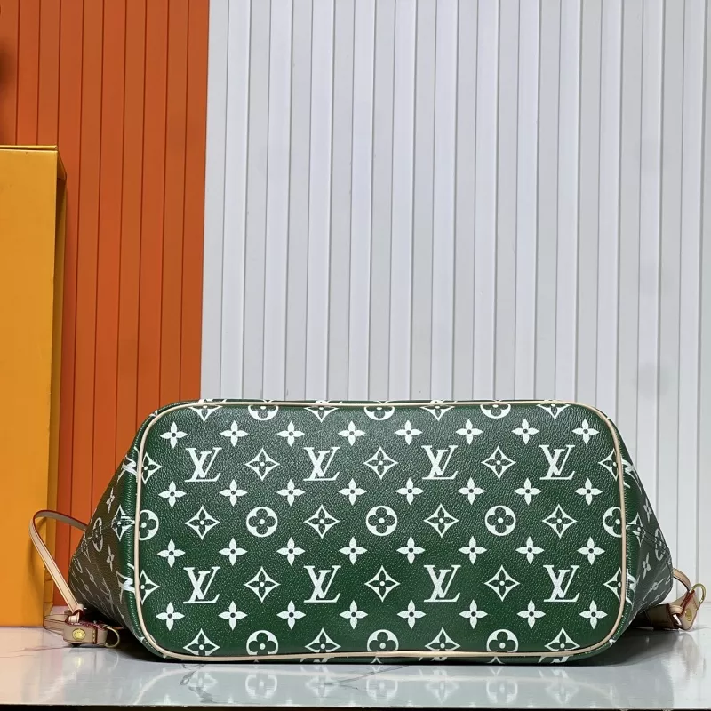 Classic 3645 Louis Vuitton AAA Quality Shoulder Bags For Women
