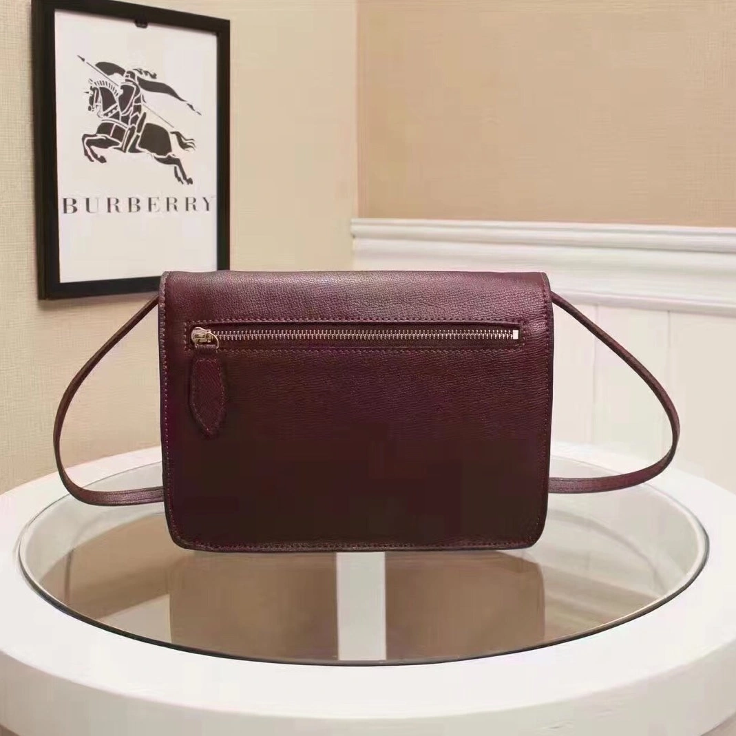 Classic 3801 Burberry AAA Quality Messenger Bags For Women