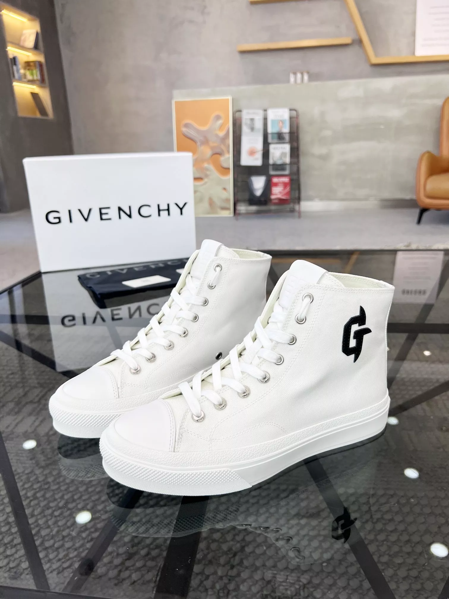 Classic 384 Givenchy High Tops Shoes For Men