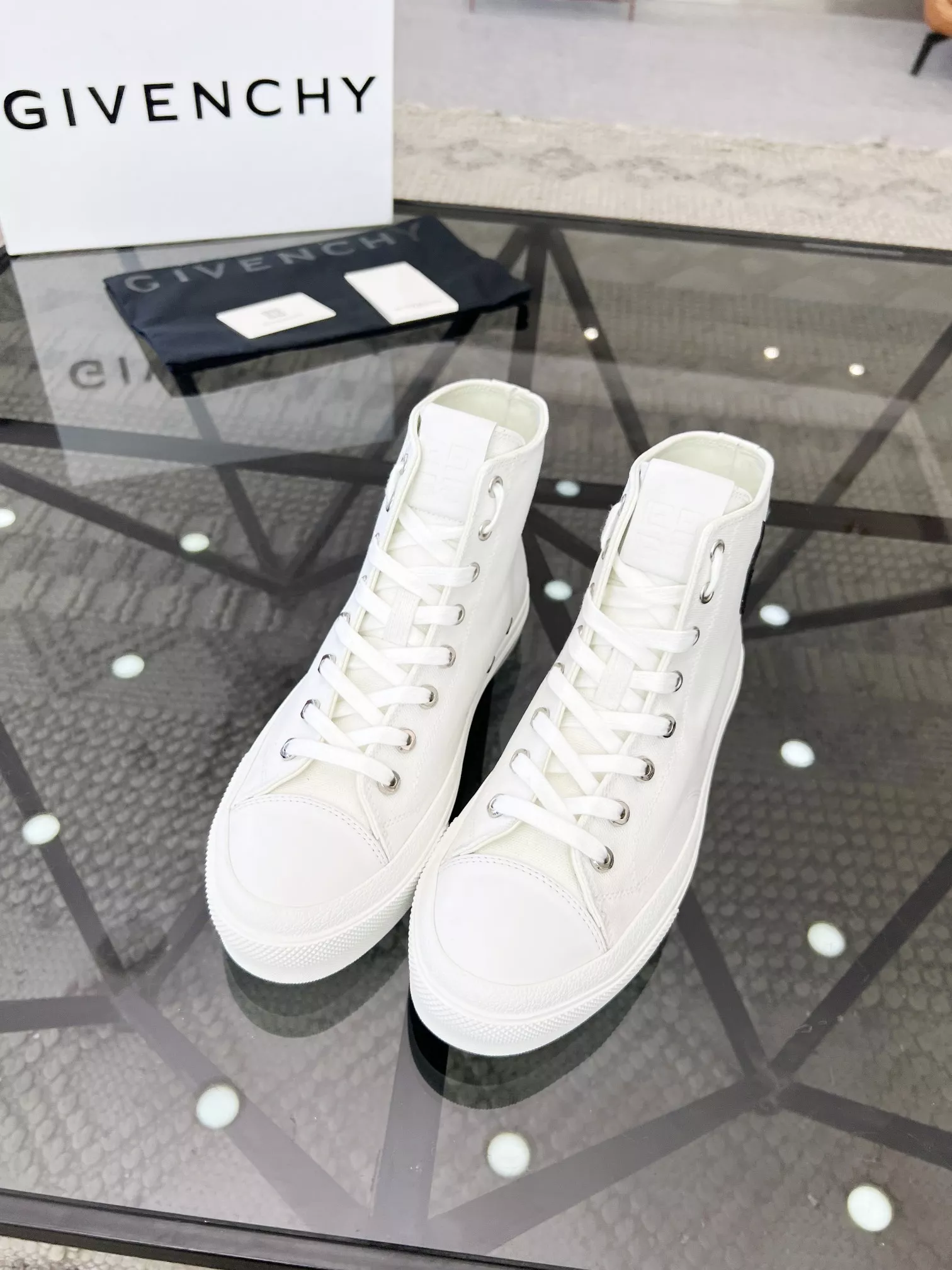 Classic 384 Givenchy High Tops Shoes For Men