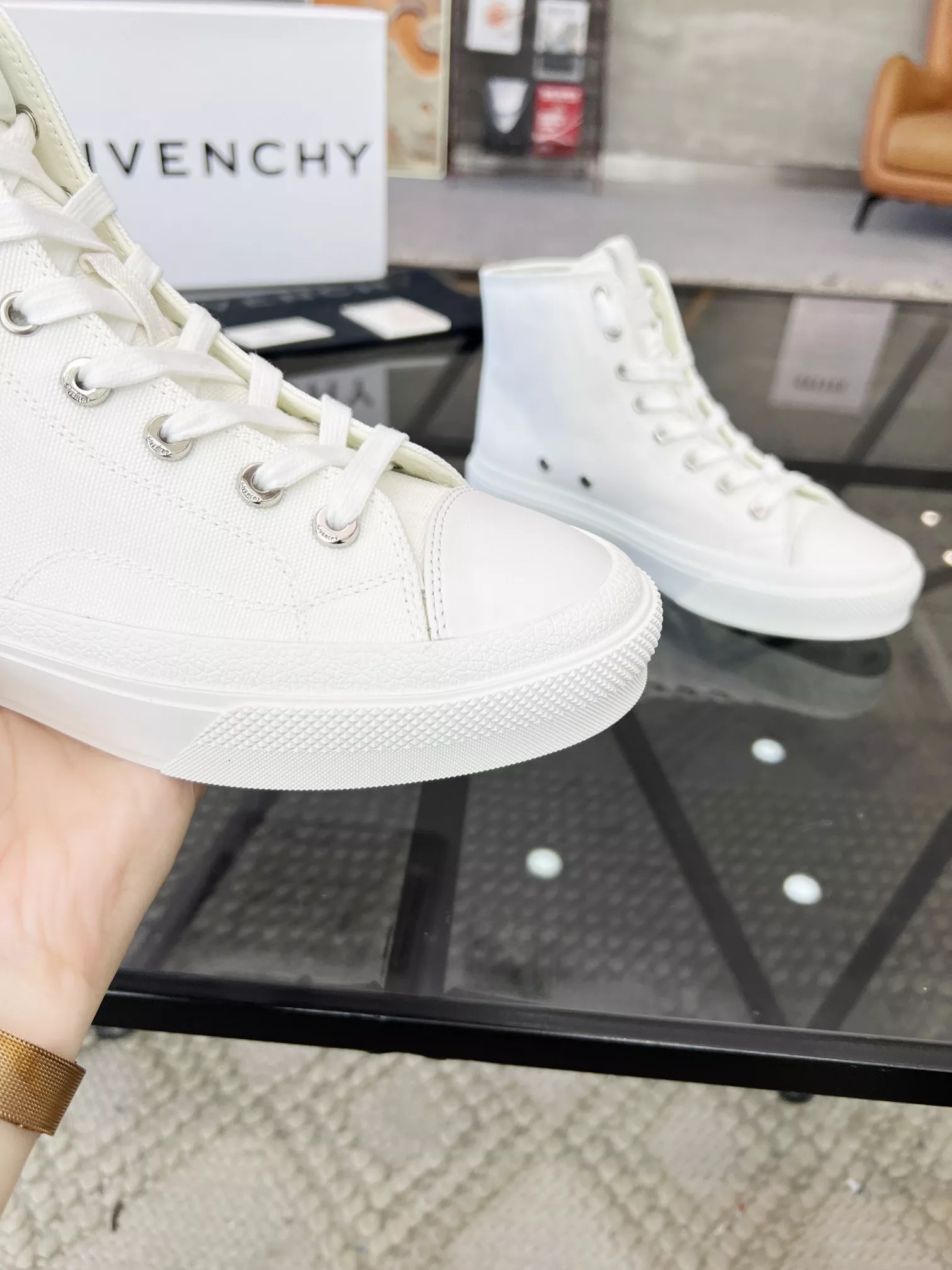 Classic 384 Givenchy High Tops Shoes For Men
