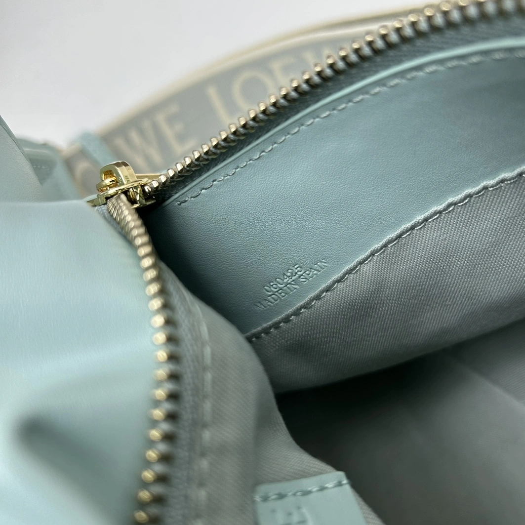 Classic 3866 LOEWE AAA Quality Messenger Bags For Women
