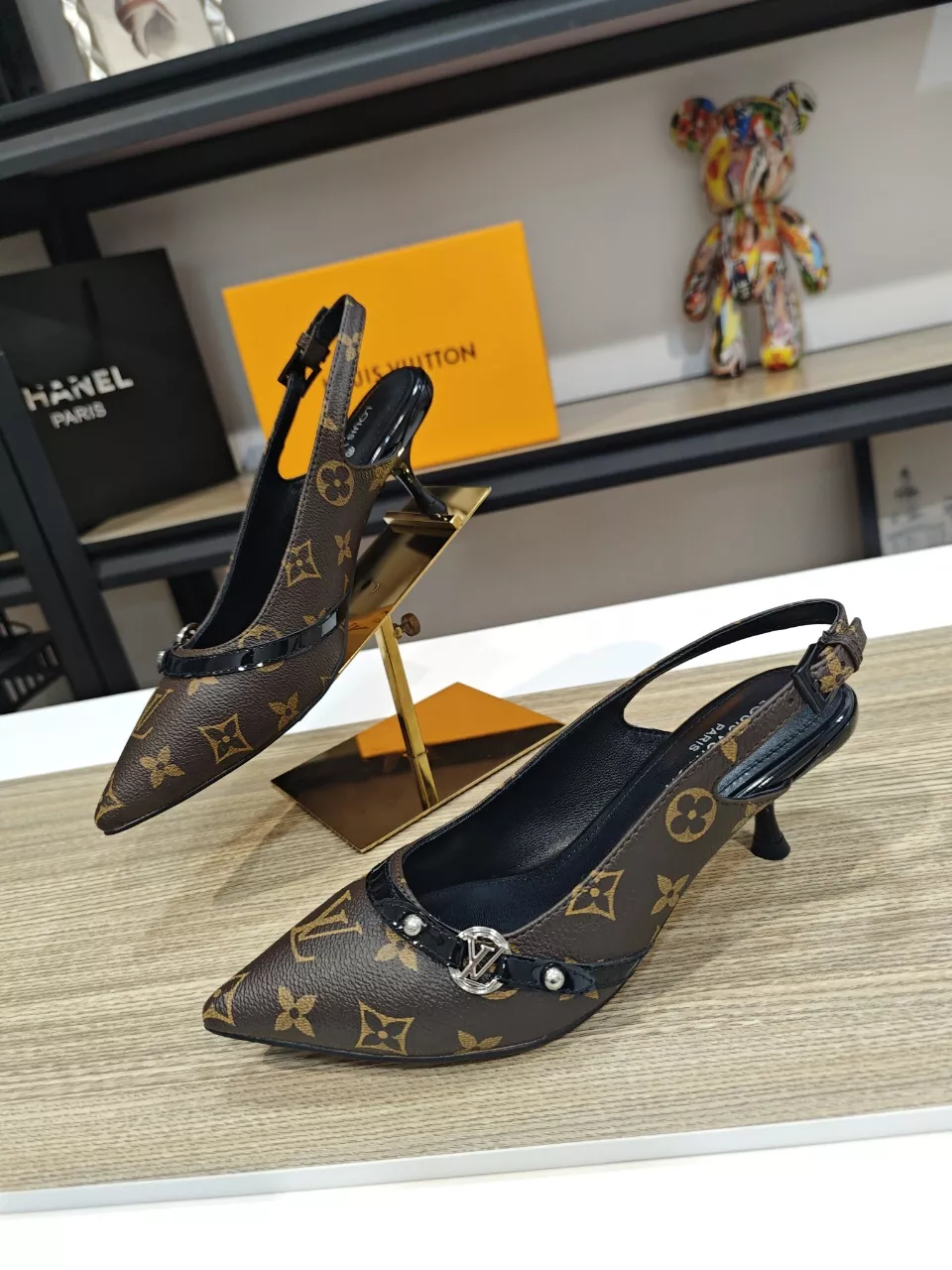 Classic 3876 Louis Vuitton Sandal For Women