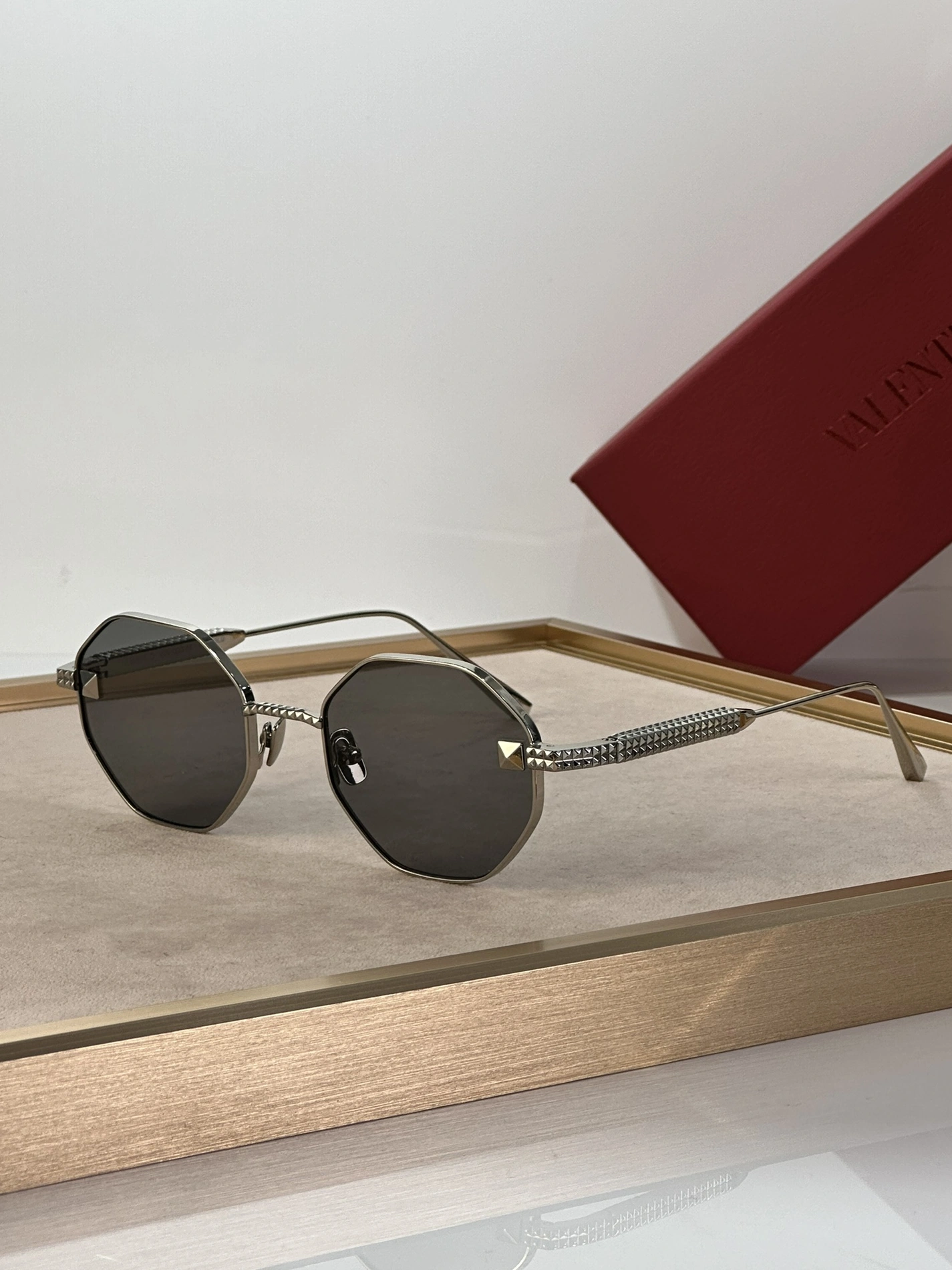 Classic 3909 Valentino AAA Quality Sunglasses
