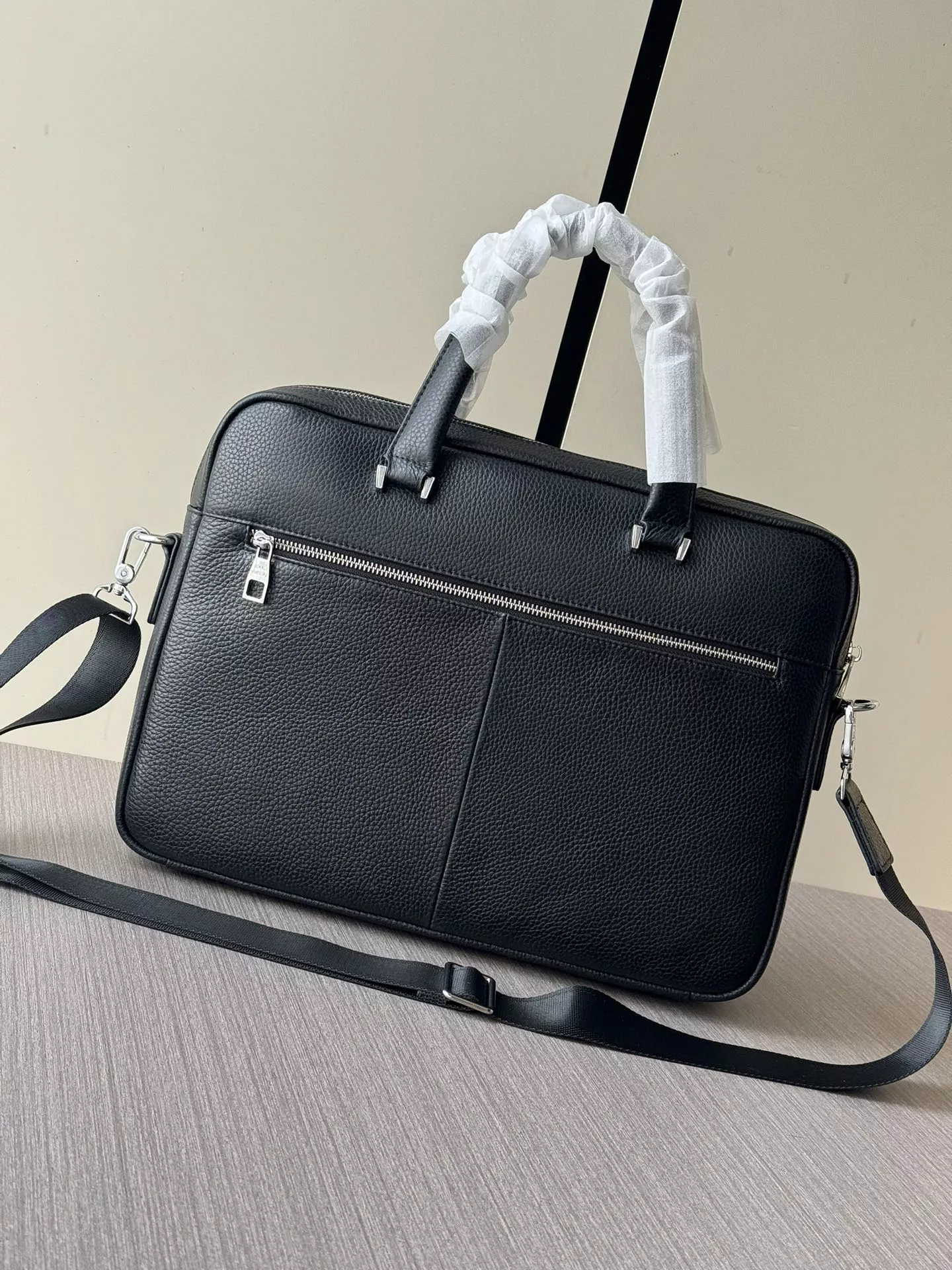 Classic 4047 Louis Vuitton AAA Man Handbags