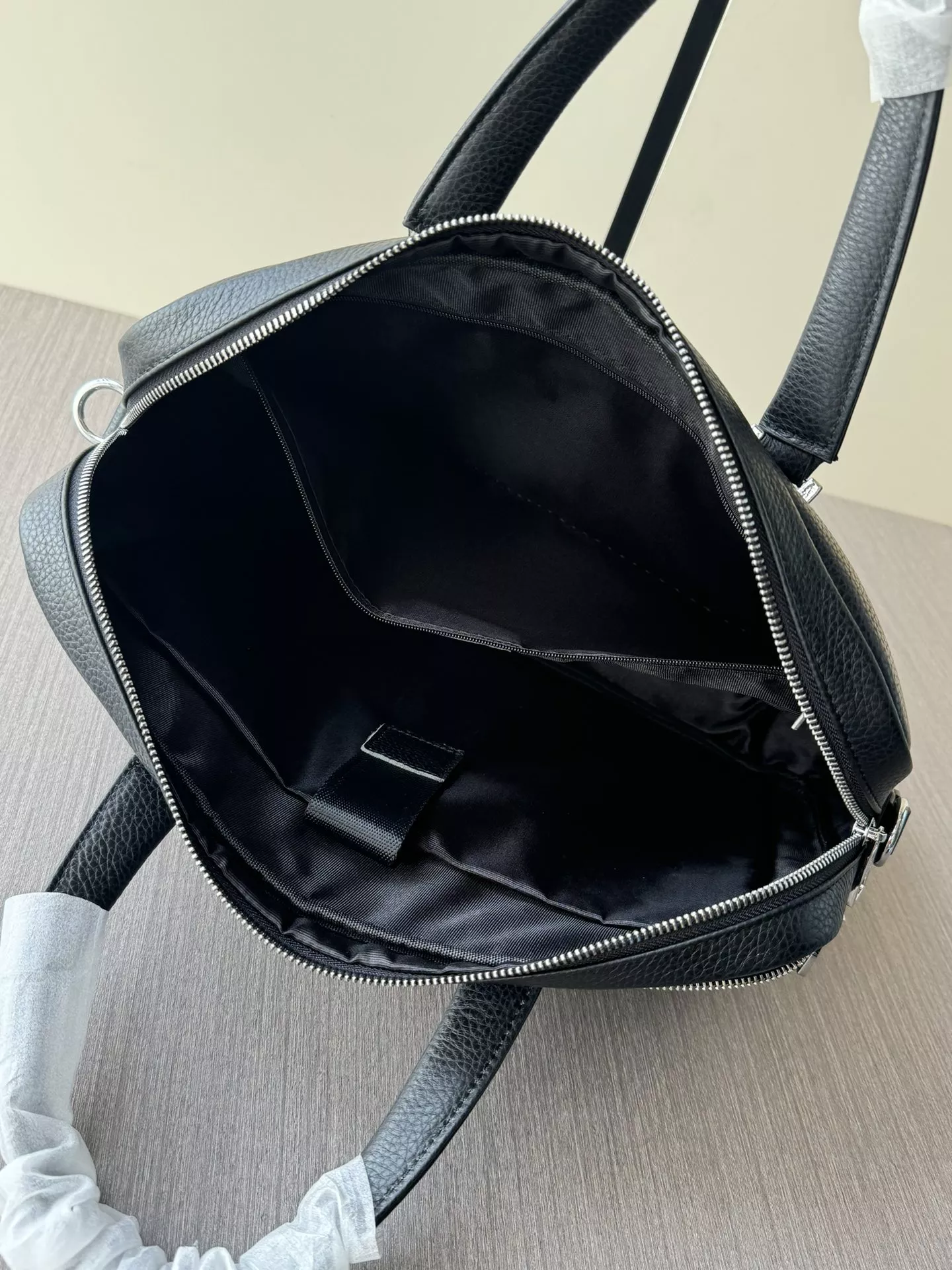Classic 4047 Louis Vuitton AAA Man Handbags