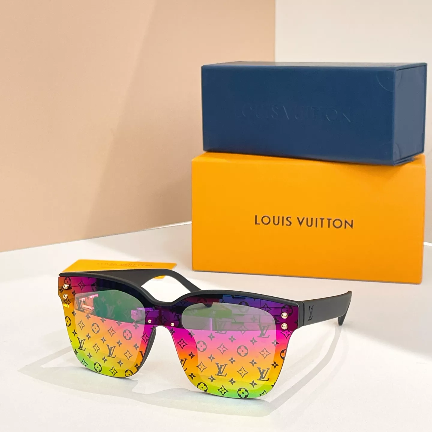 Classic 4299 Louis Vuitton AAA Quality Sunglasses
