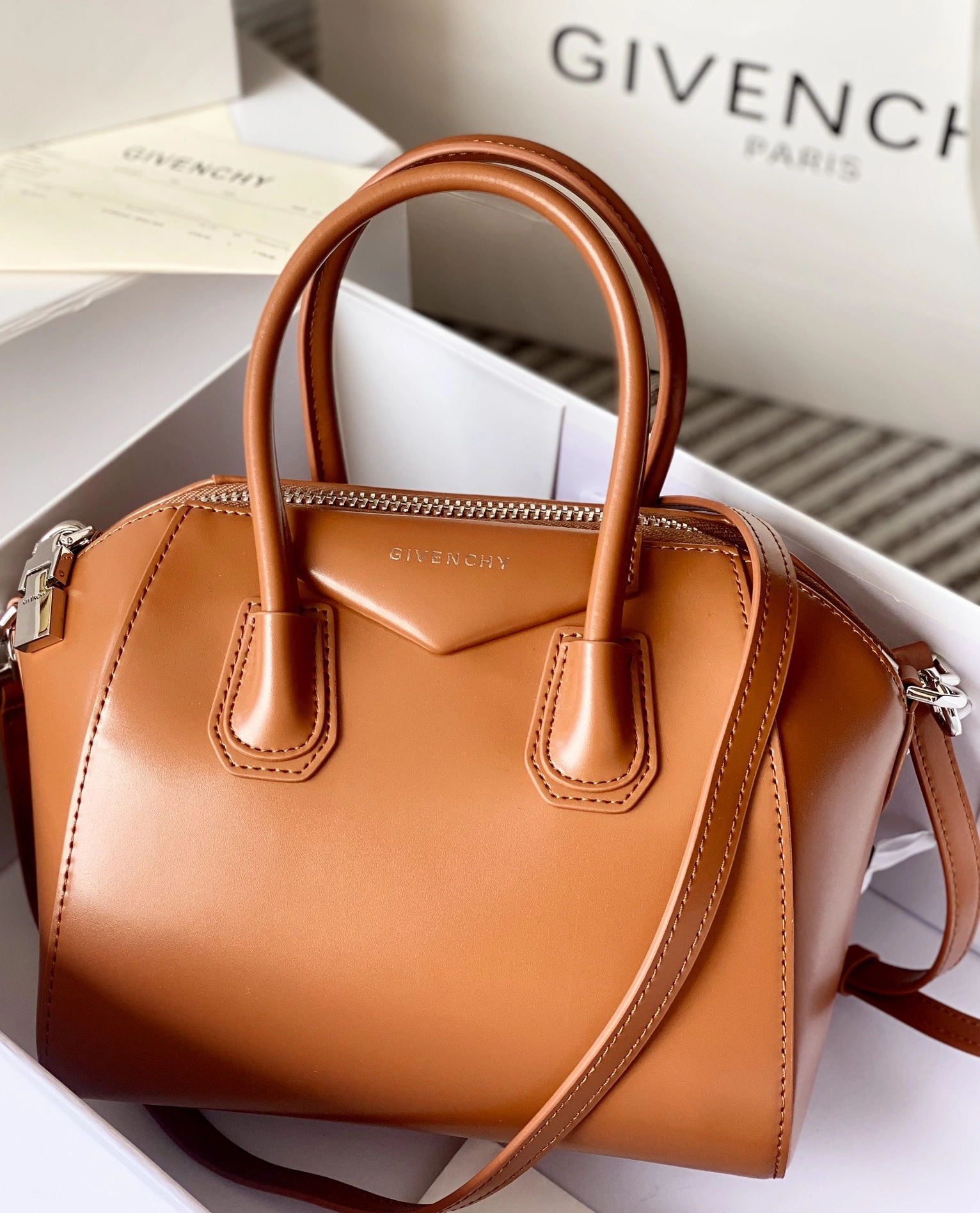 Classic 4323 Givenchy AAA Quality Handbags For Women