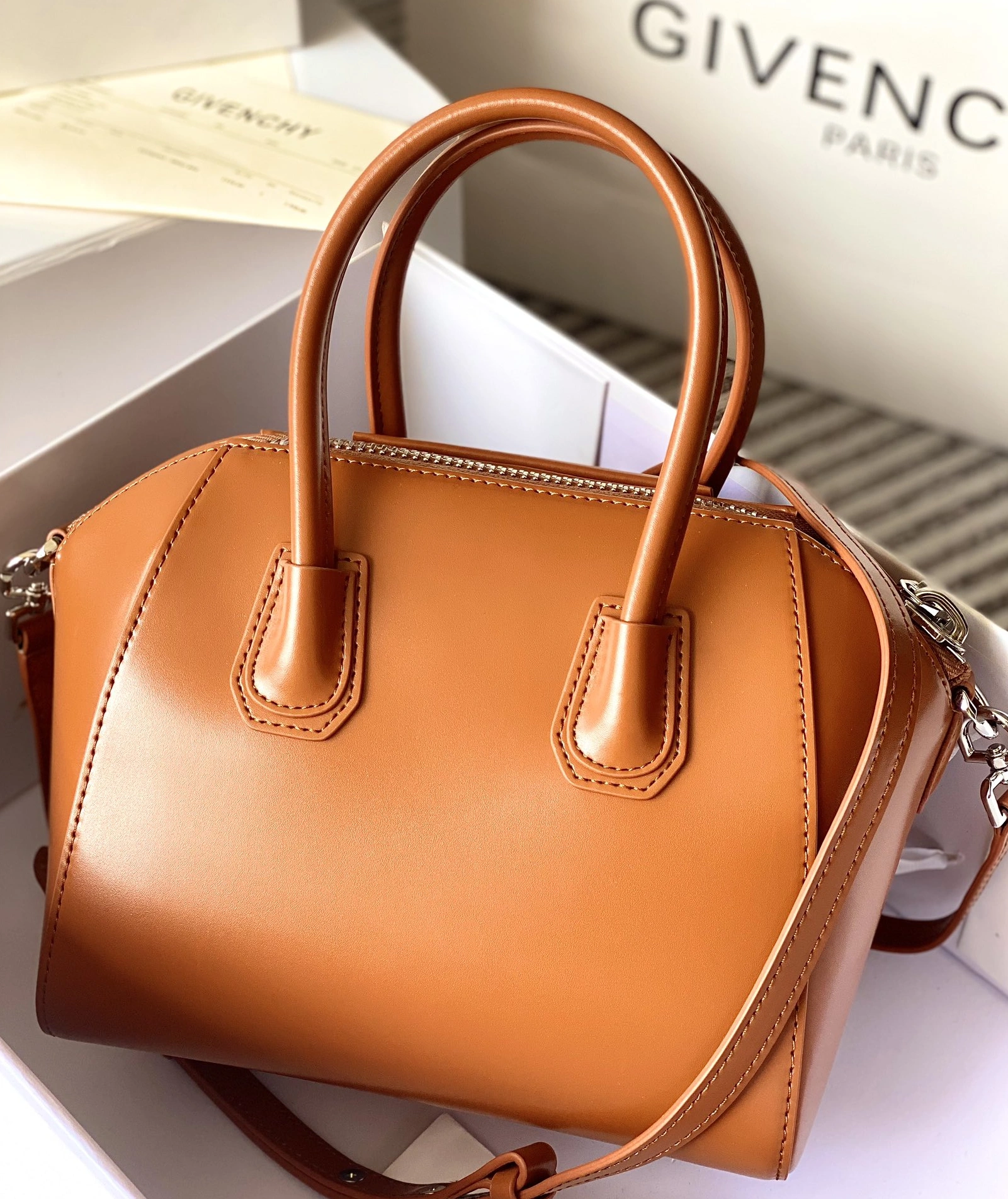 Classic 4323 Givenchy AAA Quality Handbags For Women