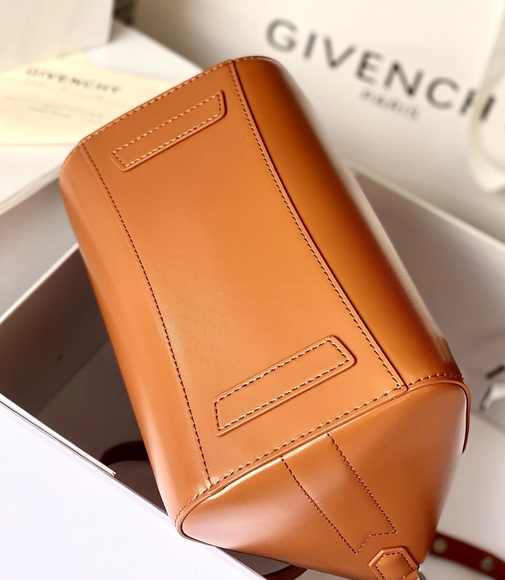 Classic 4323 Givenchy AAA Quality Handbags For Women