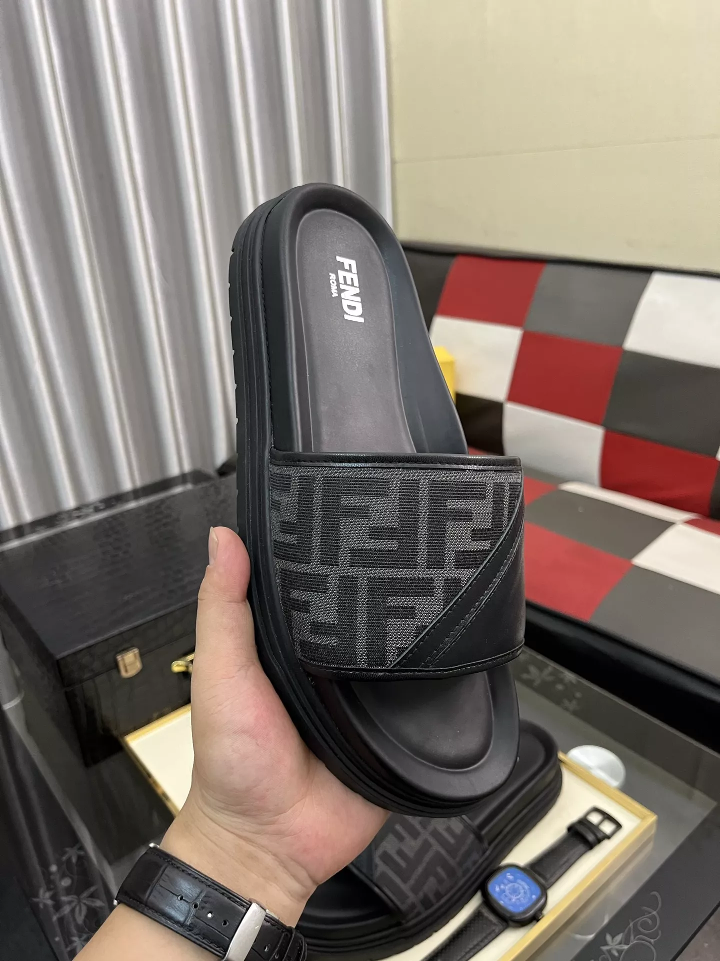 Classic 4324 Fendi Slippers For Men