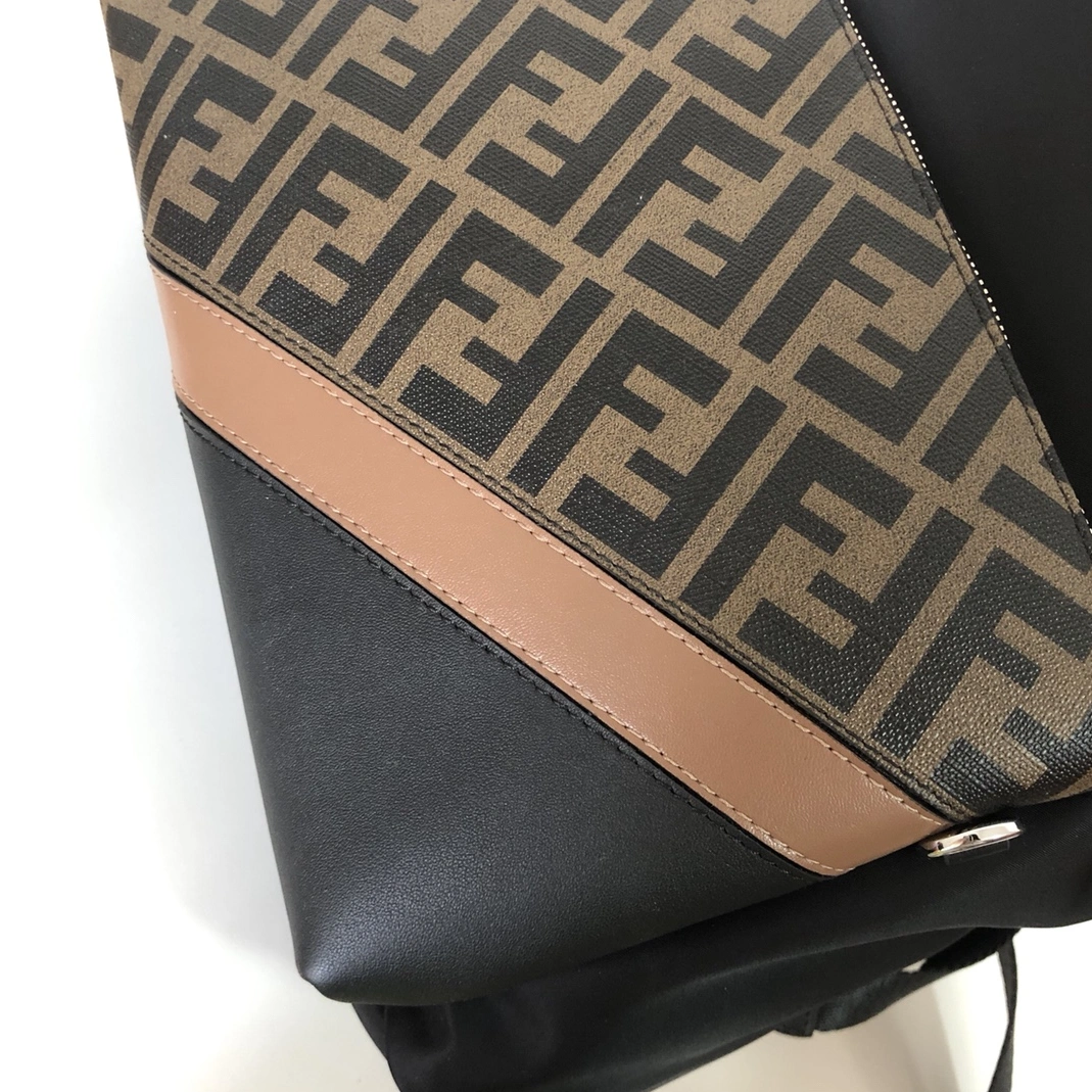 Classic 4550 Fendi AAA Man Backpacks