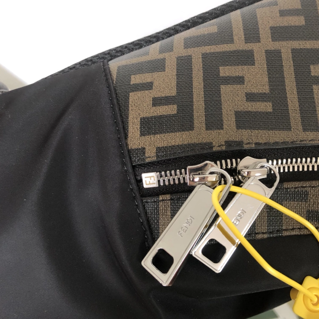 Classic 4550 Fendi AAA Man Backpacks
