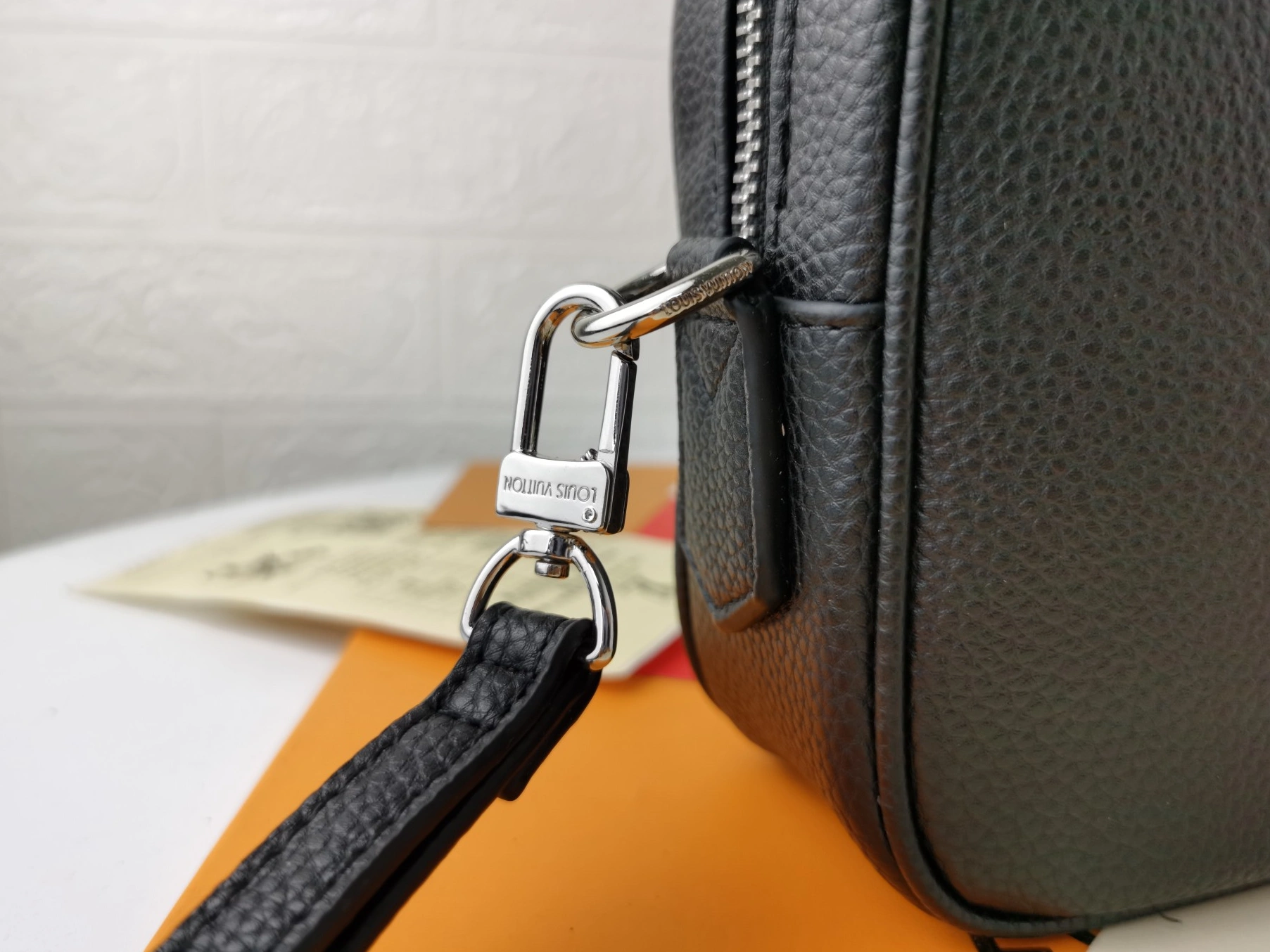 Classic 4622 Louis Vuitton AAA Man Wallets