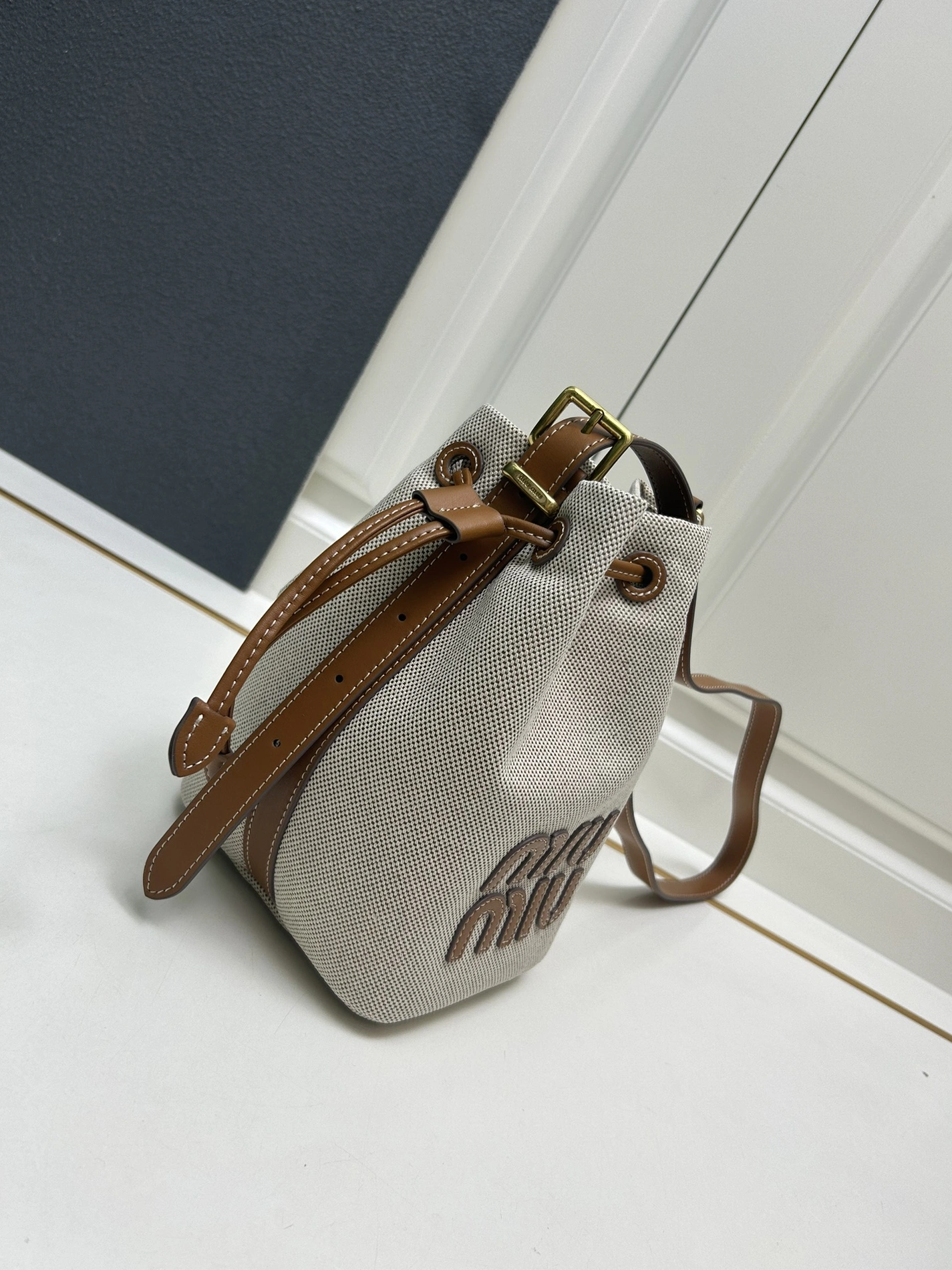 Classic 469 MIU MIU AAA Quality Messenger Bags For Women