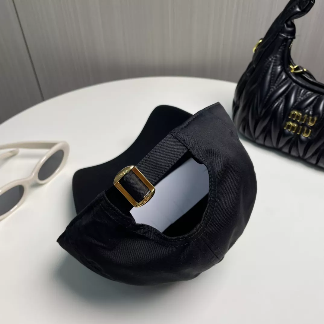 Classic 4697 Celine Caps
