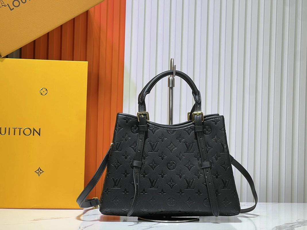 Classic 4774 Louis Vuitton AAA Quality Handbags For Women