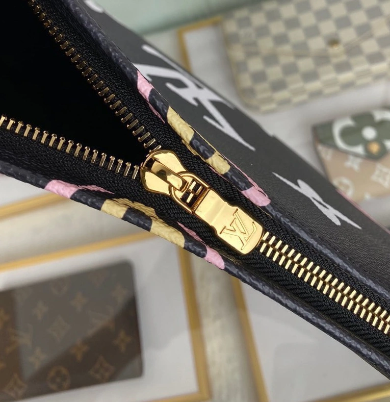 Classic 4921 Louis Vuitton AAA Quality Wallets